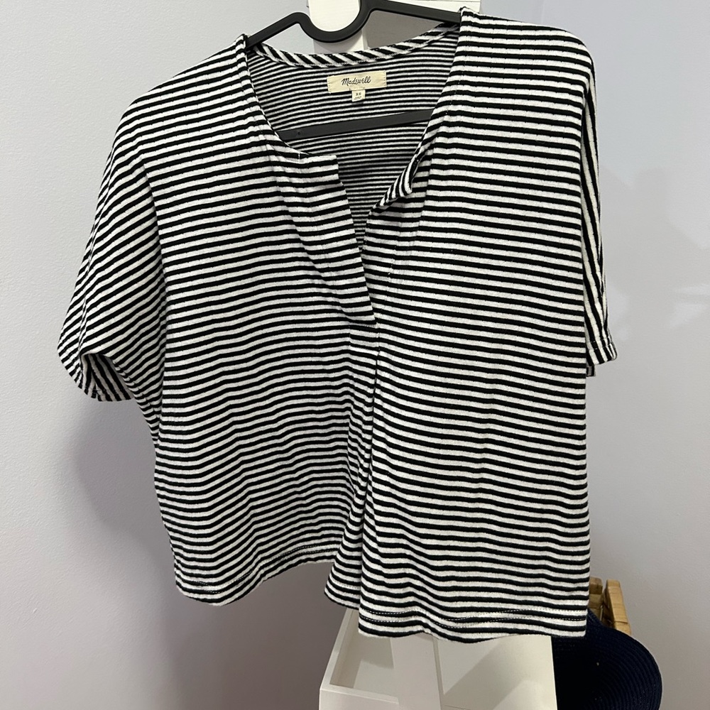 Oversized Madewell cotton shirt, white and black stripes.